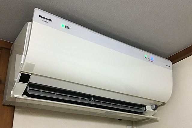 家庭用お掃除機能付エアコン分解洗浄